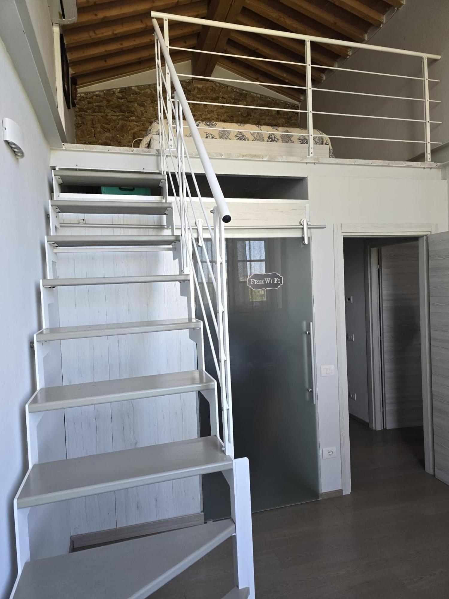 La Villa Apartments Tinaia - Excellent For Sardegna & Corsica - 6-8 Beds - Private Parking Included With Camera Ливорно Екстериор снимка